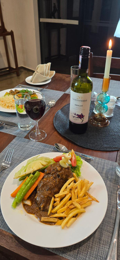 Food & Drinks 3, The Ridge House, Doluwa