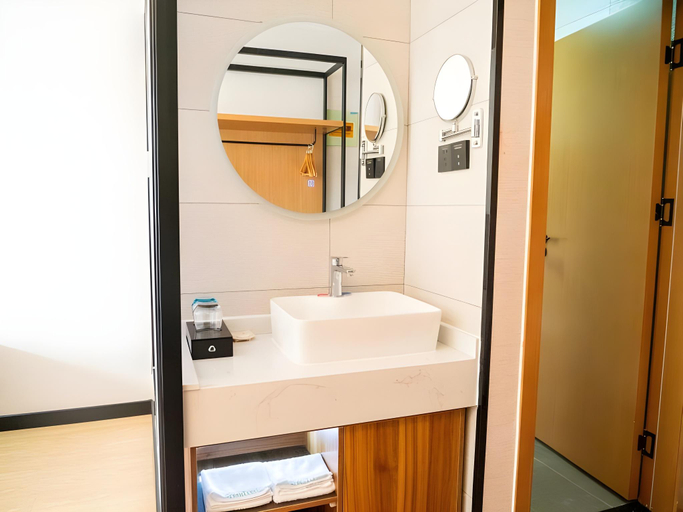 Bathroom 3, GreenTree Inn Express Guannan County Xinwan Bei Road, Lianyungang