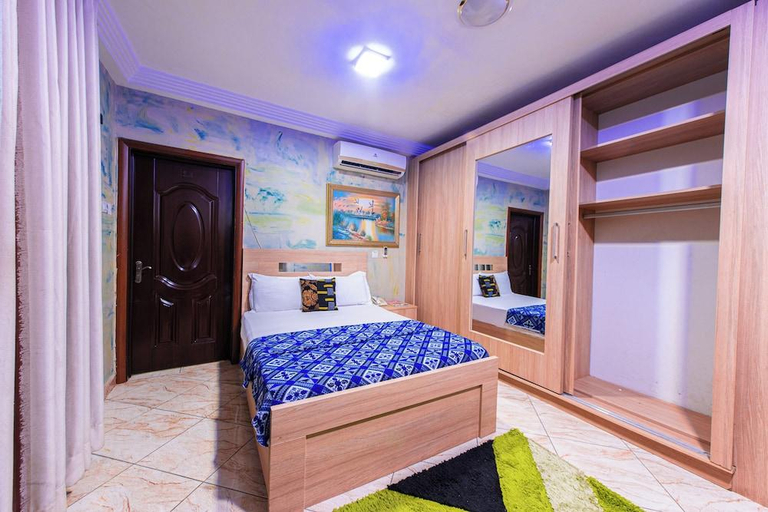 Bedroom 2, Bays Luxury Lodge, Tema