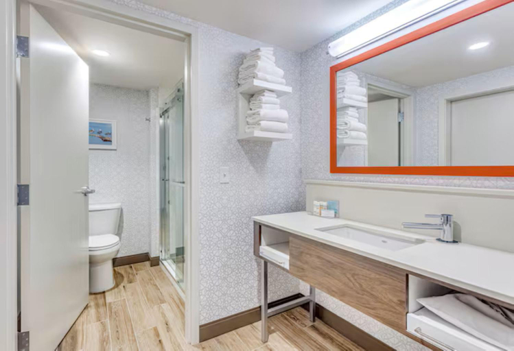 Bathroom 4, Hampton Inn & Suites Kittery-Portsmouth, York
