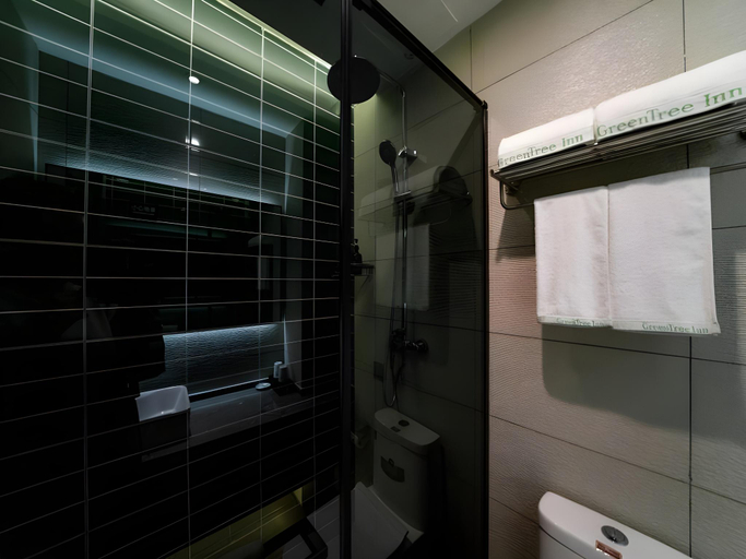 Bathroom 3, GreenTree Inn Express Hebei Tangshan Guyan District Xinguang Road, Tangshan