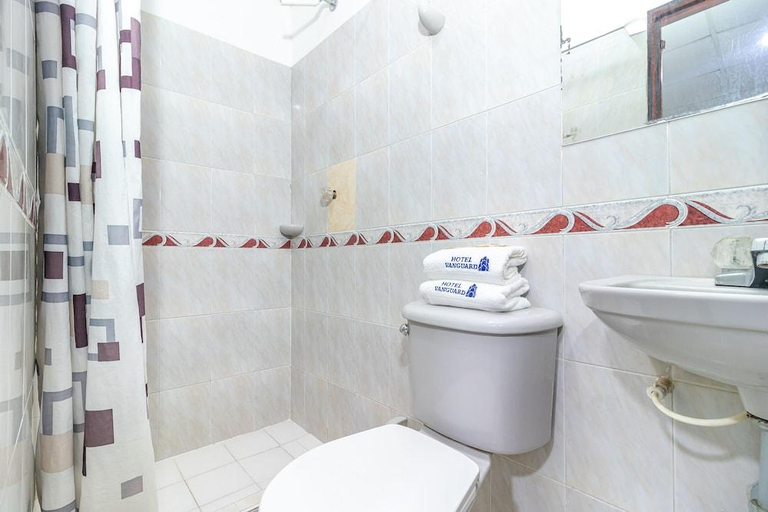 Bathroom 3, Ayenda Vanguard, Yopal
