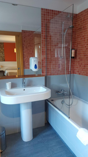 Bathroom 5, Posada Giraldilla, Cantabria