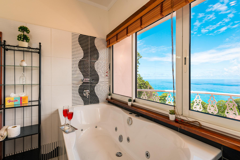 Bathroom 4, Glacis Heights Villa