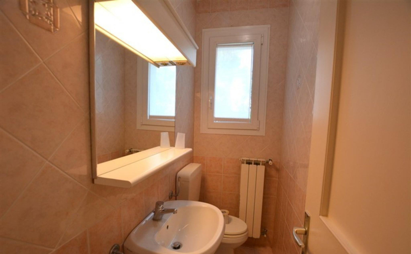 Bathroom 3, Holiday Villa With Garden, Udine