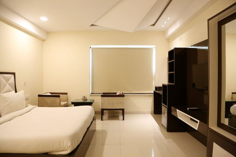 Bedroom 2, Kingdom Hotel and Restaurant, Moga