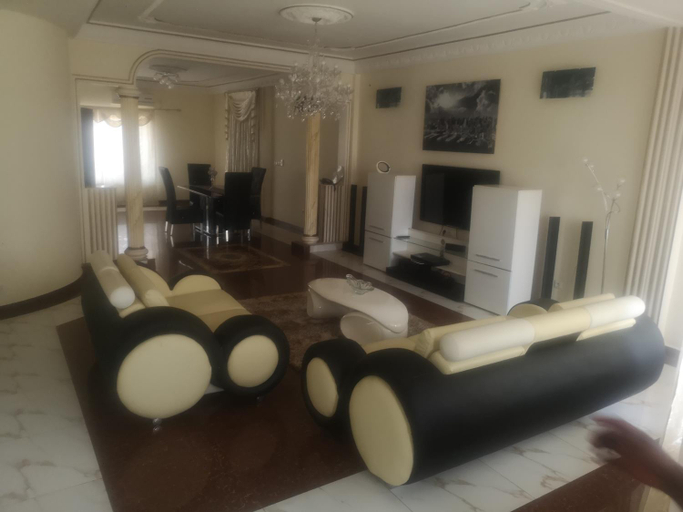 5, Residence de la cour des nations, Mfoundi
