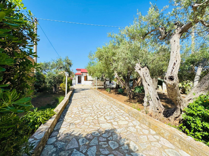 Others 5, Villa Giada, Palermo