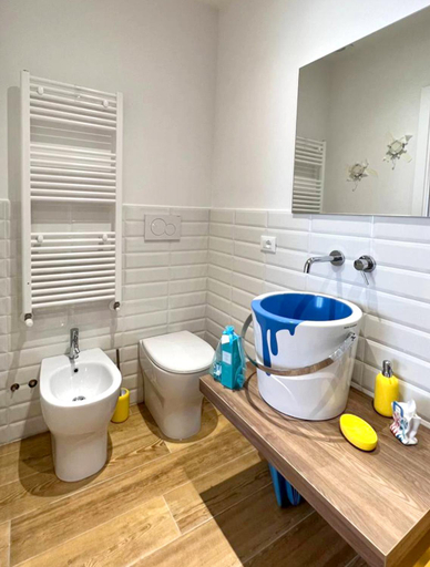 Bathroom 4, Voglia d'aMare, Ancona