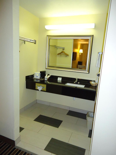 Bathroom 4, Walnut Inn, Sequoyah