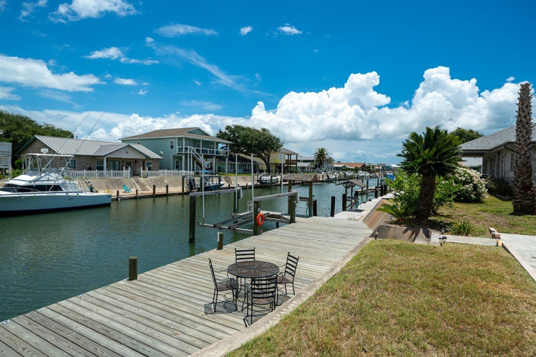 Exterior & Views 2, Gone Coastal by Miss Kitty’s, Aransas
