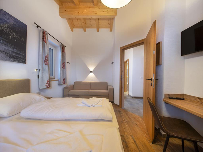 Bedroom 3, Alpine Chalet Retreat in Rossberg, Zell am See