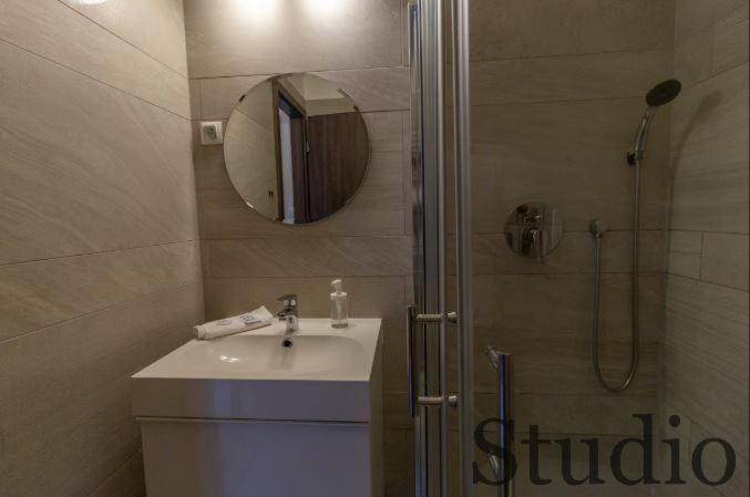 Bathroom 3, BPR - Panorama Apartments Budapest, Budapesti
