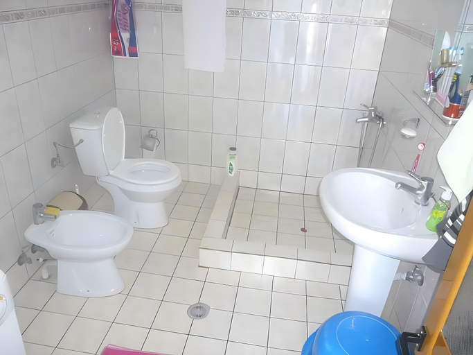 Bathroom 3, Joni Apartments, Sarandës