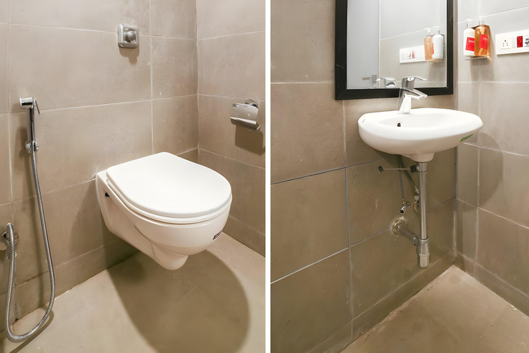 Bathroom, Hotel Green County, Thane