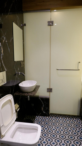 Bathroom 3, Hotel Kwality Inn By Naivedhya Treat, Thane