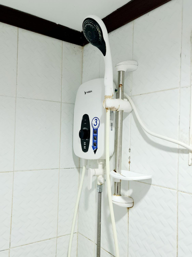 Bathroom 2, Calapan Transient Acacia L37, Calapan City