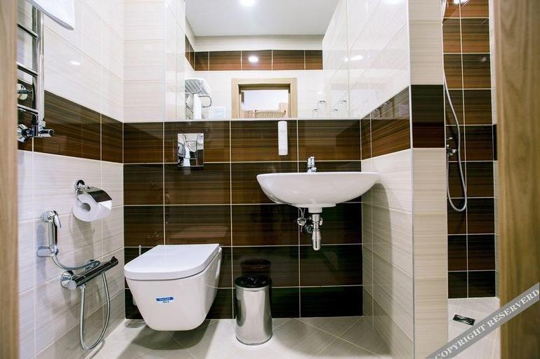 Bathroom 3, Sky Lux Hotel, Mendeleyevskiy rayon