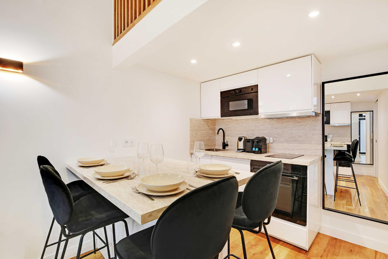 Others 5, Magnificent apartment - 1BR 4P - Arts et Metiers, Paris