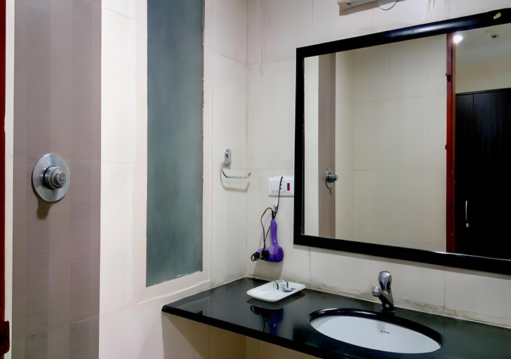 Bathroom 3, The Town Hall, Kancheepuram