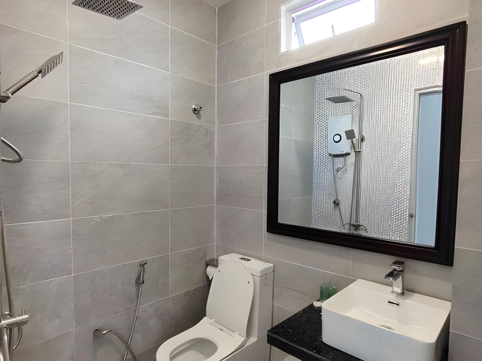 Bathroom 3, Twin Jets Resort, Seremban