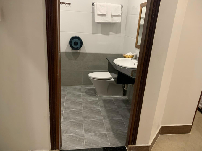 Bathroom 5, Phuc Hung Hotel 1, Rạch Giá