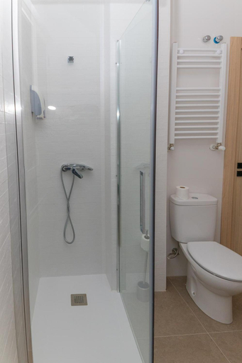 Bathroom 1, Hostal Restaurante Central, León