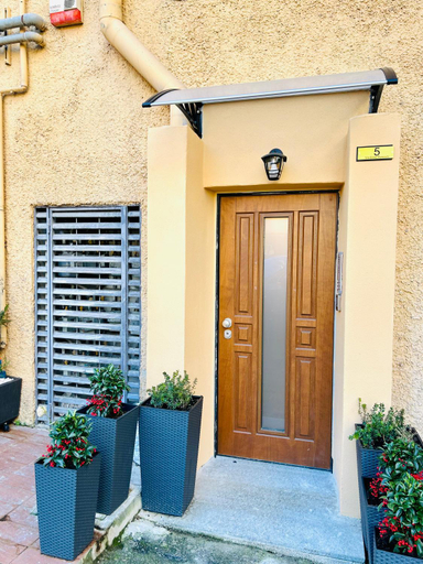 Entrance, Trastevere Ripa Apartments, Rome