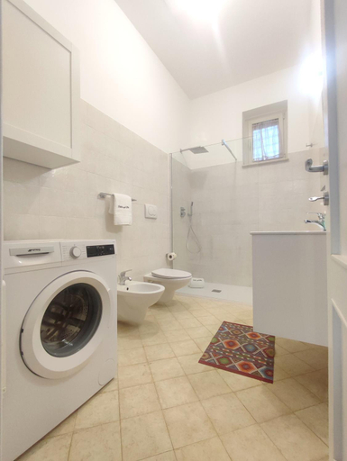 Bathroom 2, Porta Sugli Ulivi, Bari