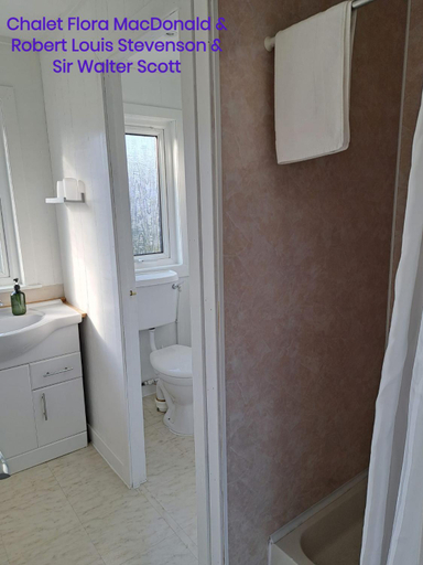 Bathroom, Airdeny Chalets, Argyll and Bute
