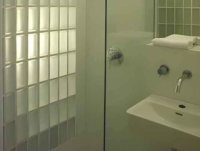 Bathroom 2, Haus Max, Wien