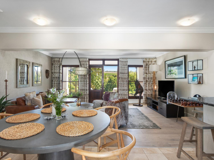 Food & Drinks, Winelands Golf Lodges 2, Cape Winelands