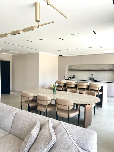 Others 5, The Nine Villas