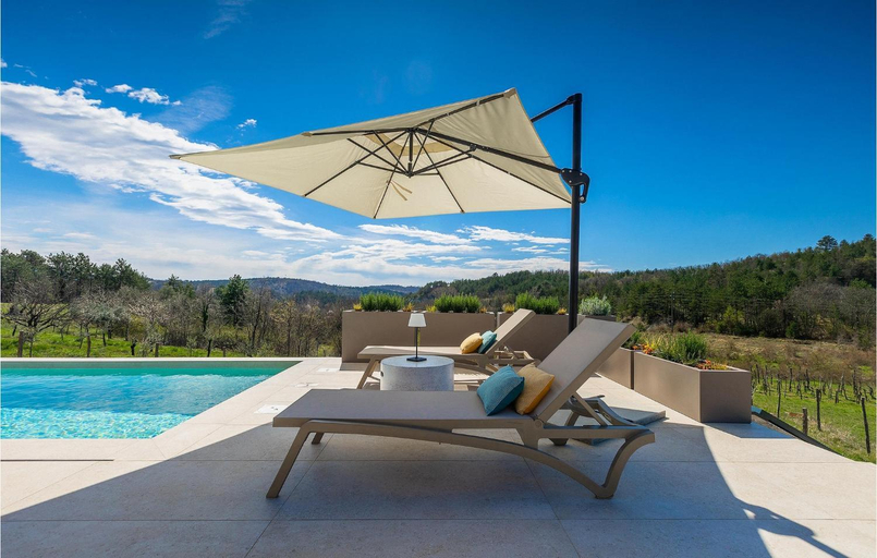 Sport & Beauty 2, Villa Noeli with Swimming Pool, Buzet