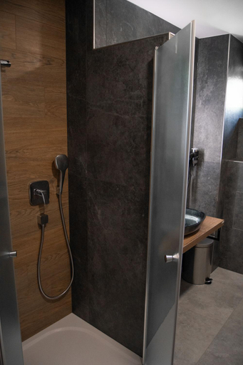 Bathroom 4, Hotel Dobruska, Rychnov nad Kněžnou