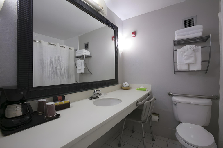 Bathroom 4, The Inn at Boynton Beach, Palm Beach