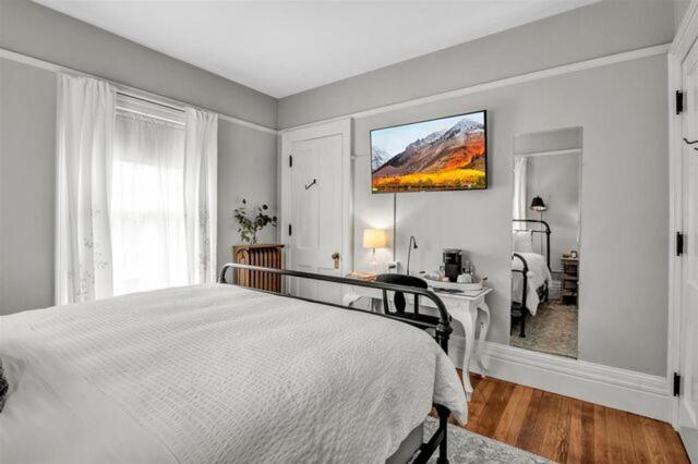 Bedroom 2, InnBuffalo Off Elmwood, Erie