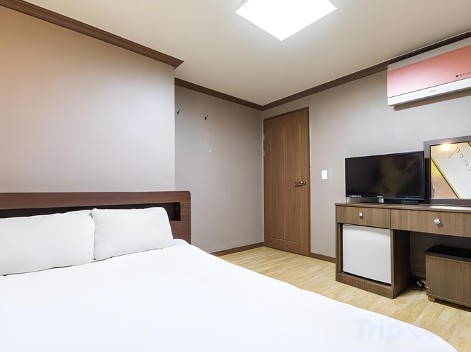 Bedroom 4, Royal Gyeongju, Gyeongju