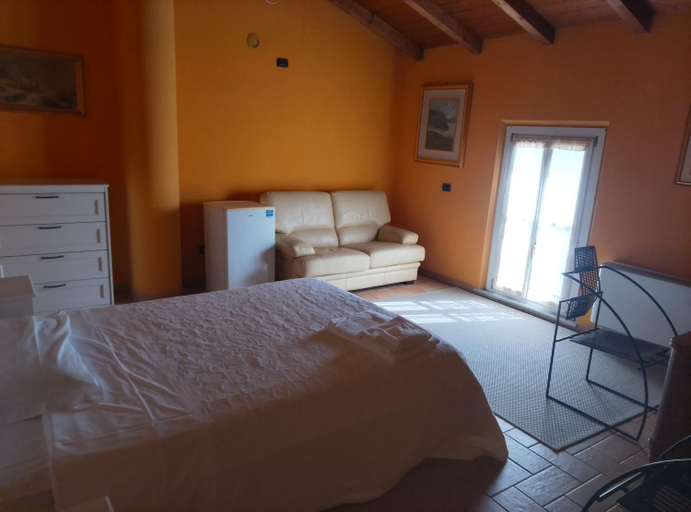 Others 4, B&B Sant'Antonio, Parma