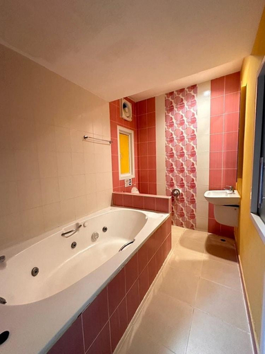 Bathroom 2, Honey Inn Resort Lam Luk Ka Khlong 8, Lam Luk Ka