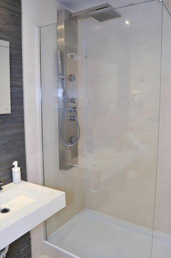 Bathroom 5, Ulises Hotel, Ceuta