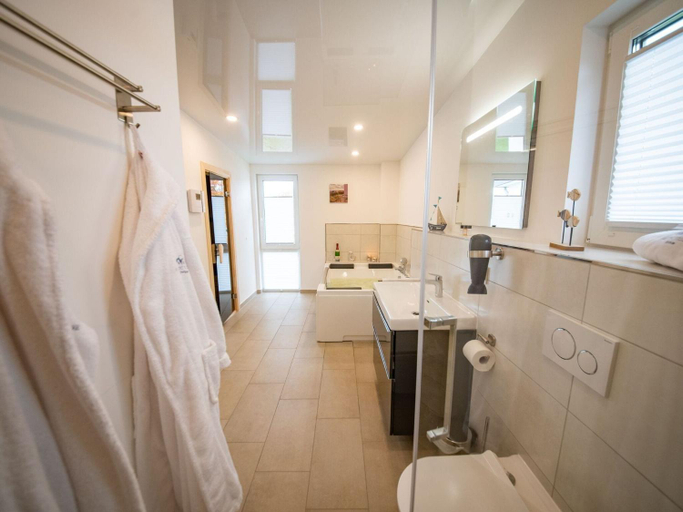 Bathroom 3, Ferienhaus mit Sauna und Jacuzzi im BALTIC VILLAGE, Rendsburg-Eckernförde
