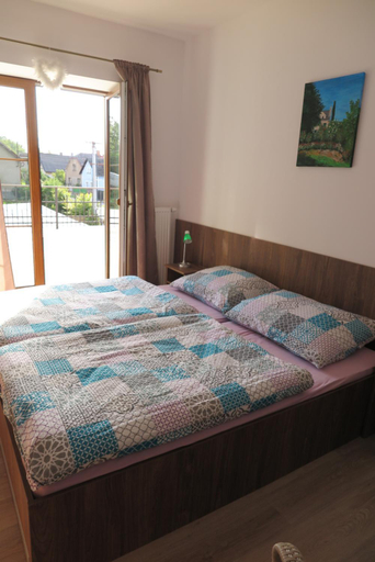 Bedroom 2, Penzion a Hospoda U Legionare, Náchod
