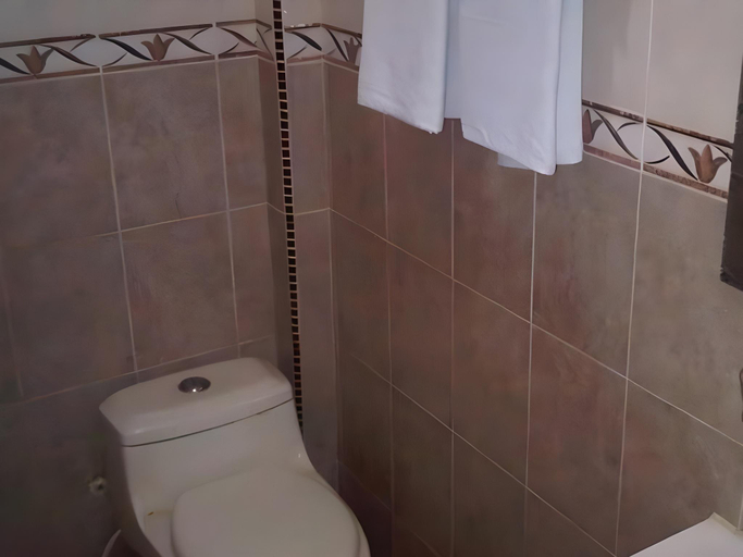 Bathroom 4, Oase Hotel Pekanbaru, Pekanbaru