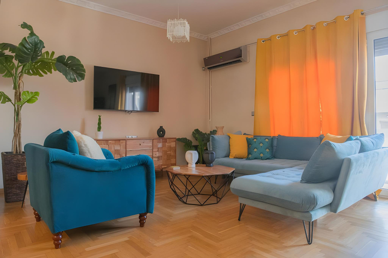 Others 2, Urban Oasis, Stylish Apartment in Piraeus Center, Attica