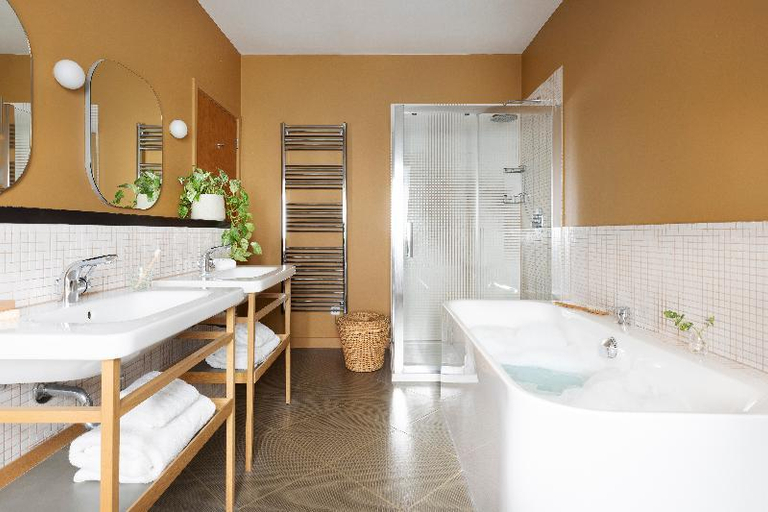 Bathroom, New Park Manor Hotel, Hampshire