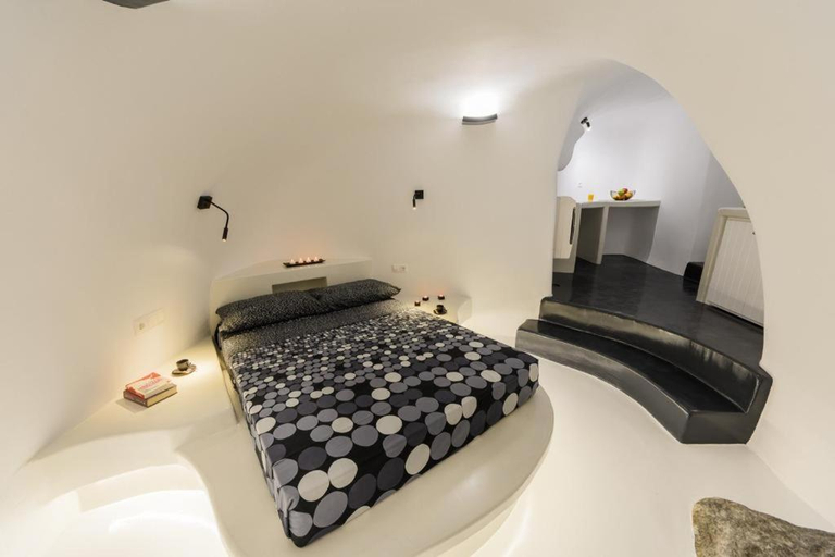 Bedroom, Alba Caverns, South Aegean