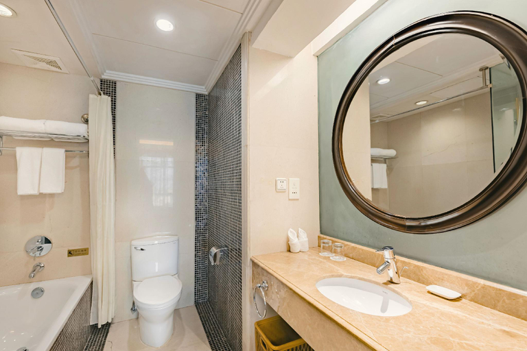 Bathroom 4, New Century Pujiang Hotel, Jinhua
