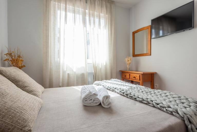 Bedroom 2, Pension Casa Castelao 31 O Grove, Pontevedra