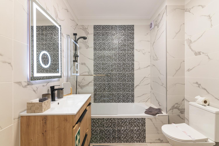 Bathroom 4, Cruzeiro - Silhueta Citadina, Portimão